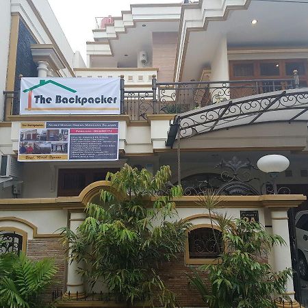 Hostel The Backpacker Semarang Exterior foto