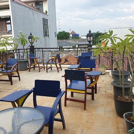 Hostel The Backpacker Semarang Exterior foto