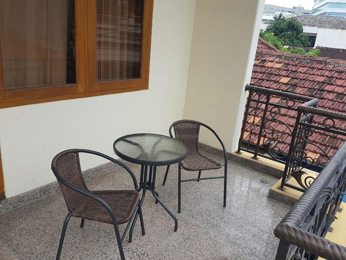 Hostel The Backpacker Semarang Exterior foto