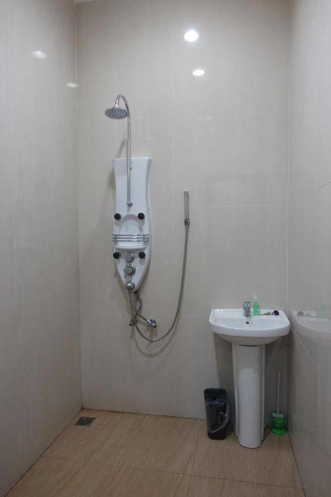 Hostel The Backpacker Semarang Exterior foto